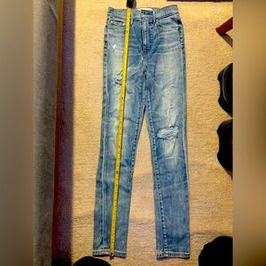 Denim Forum (Aritzia)